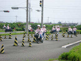 東足利自動車教習所コースにて原付安全運転講習